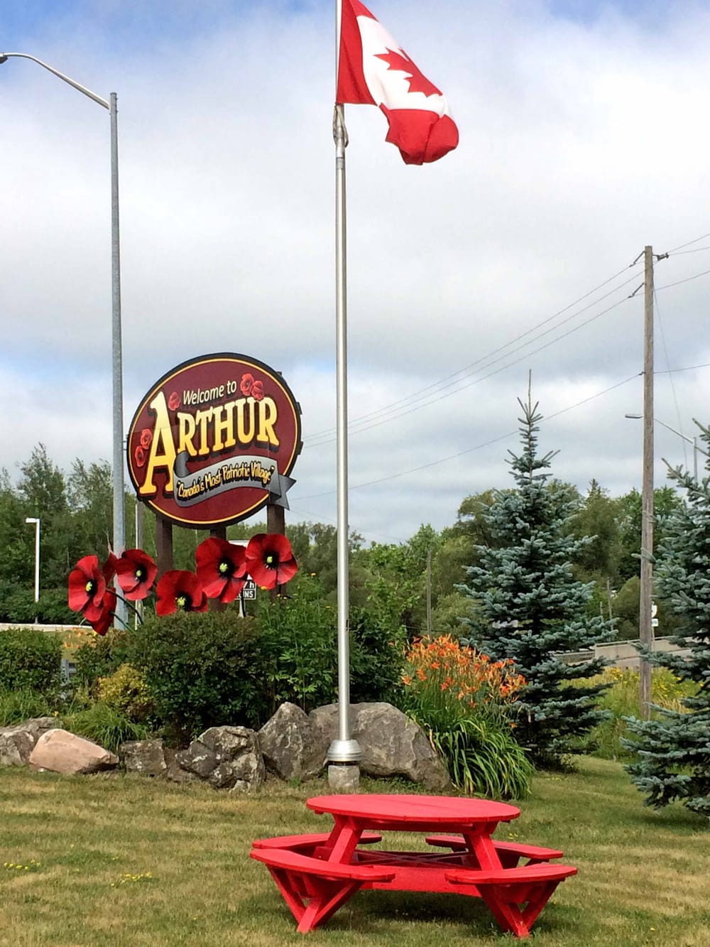 New feature adds to Arthur's south entrance post image