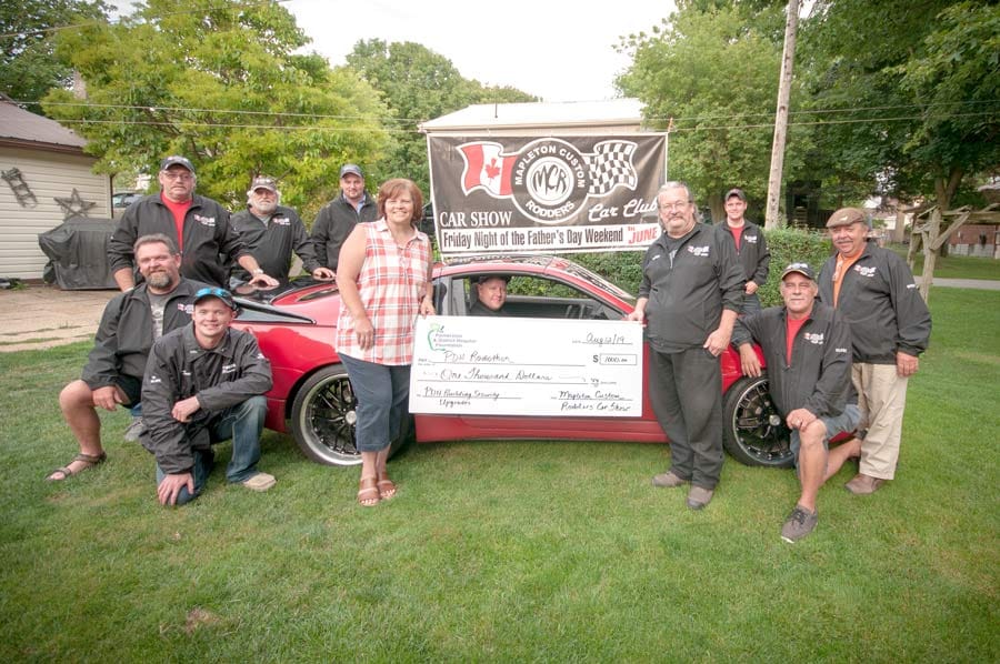 Mapleton Custom Rodders donate $1,000 to Palmerston and District Hospital Foundation post image