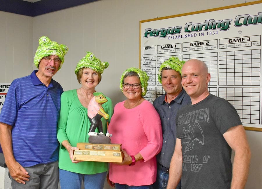 Fergus Curling club hosts golf tournament post image