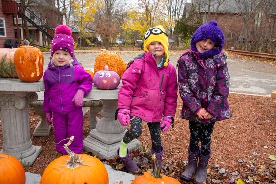 Station Road Nursery School held its annual Pumpkin Walk post image