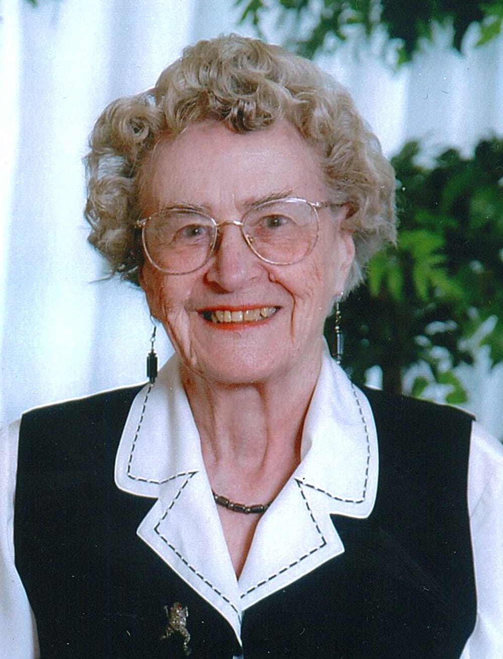 CAMERON-HALL, Phyllis Estelle (nee Smith) post image