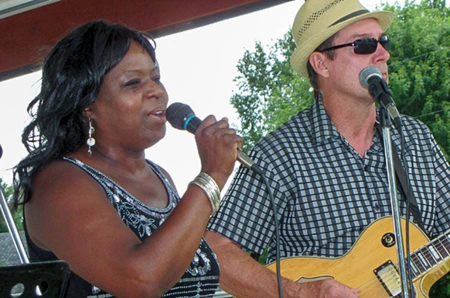 Braithwaite, Whiteley to perform in Aboyne post image