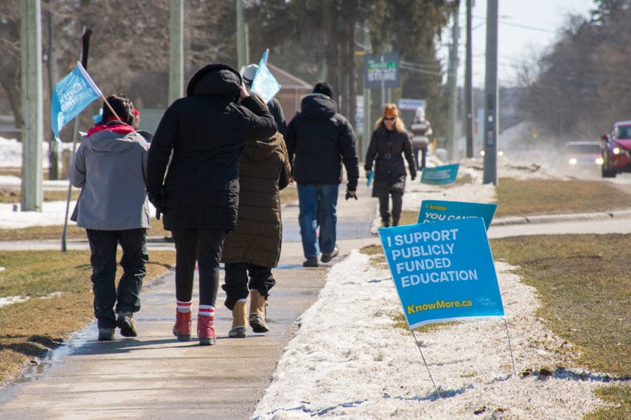 Wellington County OECTA teachers picketed in Fergus on March 5 post image