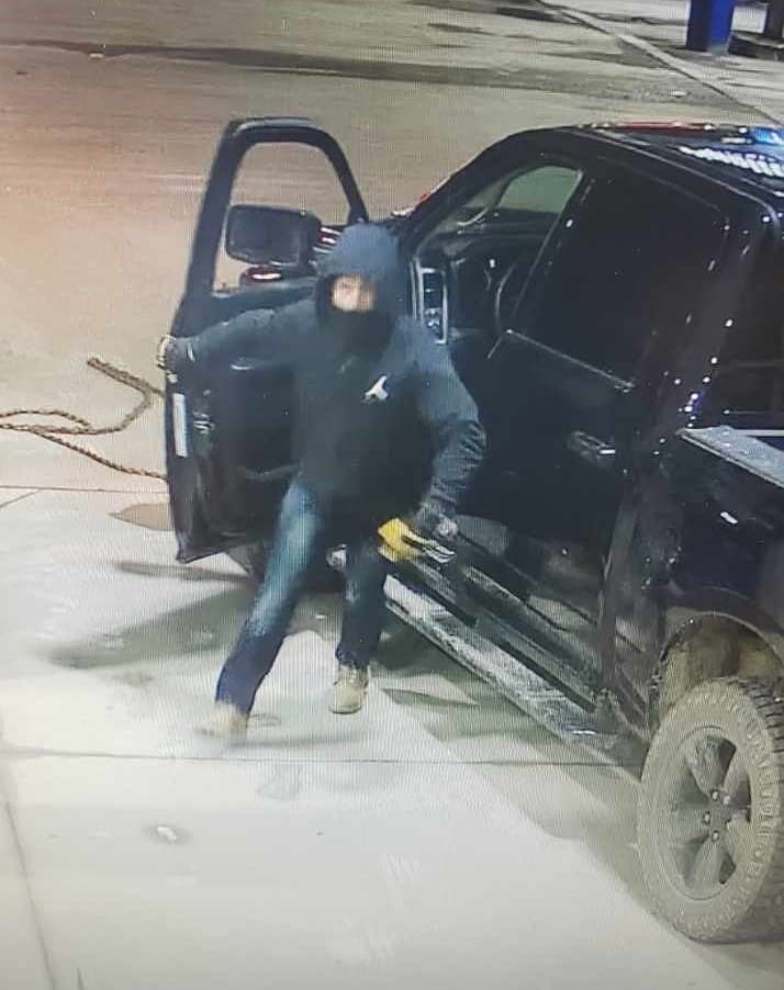 OPP looking for gas station ATM thieves post image