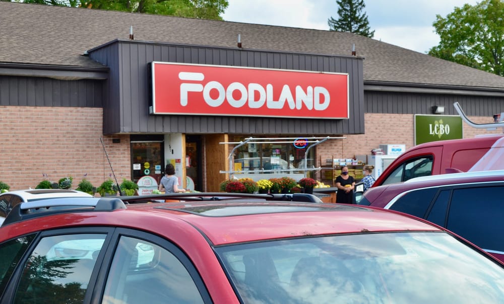 Council allows Rockwood Foodland to keep its storage containers on site for three years post image