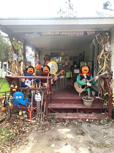 Maple Leaf Acres gets in the spirit of Halloween post image