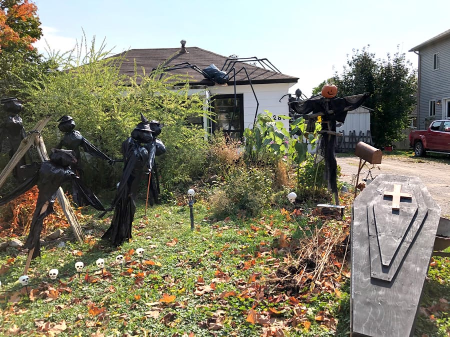 Fergus homeowners get into the Halloween spirit post image