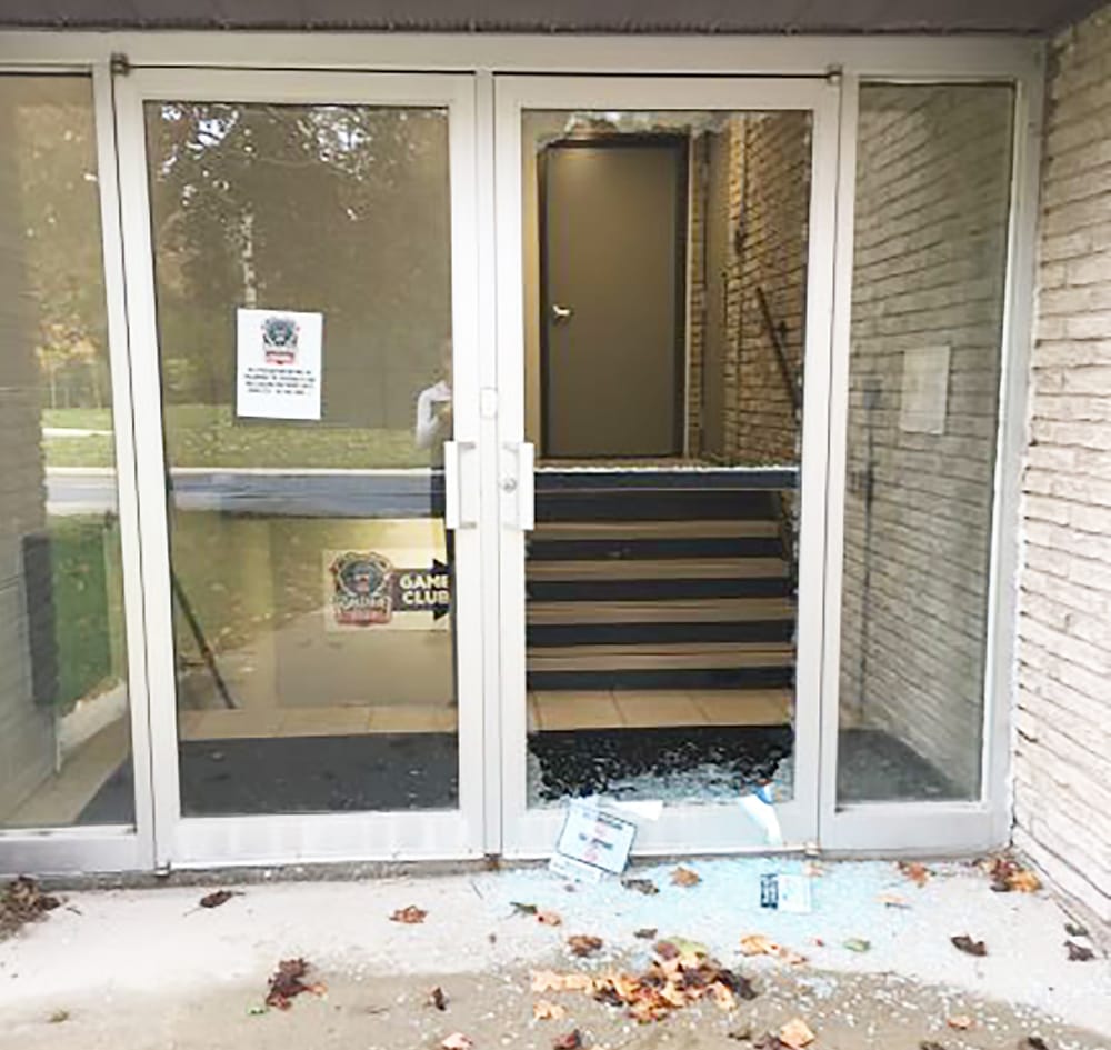 OPP: glass door at Rockmosa smashed with pellet gun or slingshot post image