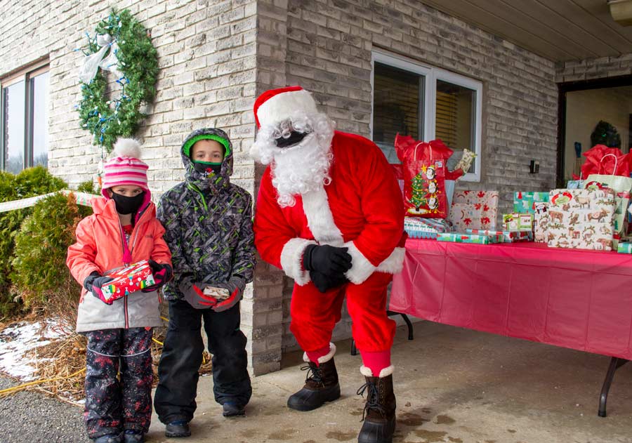 Rotary Club of Fergus-Elora hosted a drive-thru Christmas party for KidsAbility post image