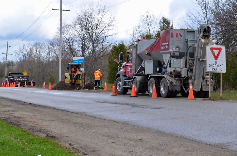 Company breaks ground on Eden Mills high-speed internet project post image