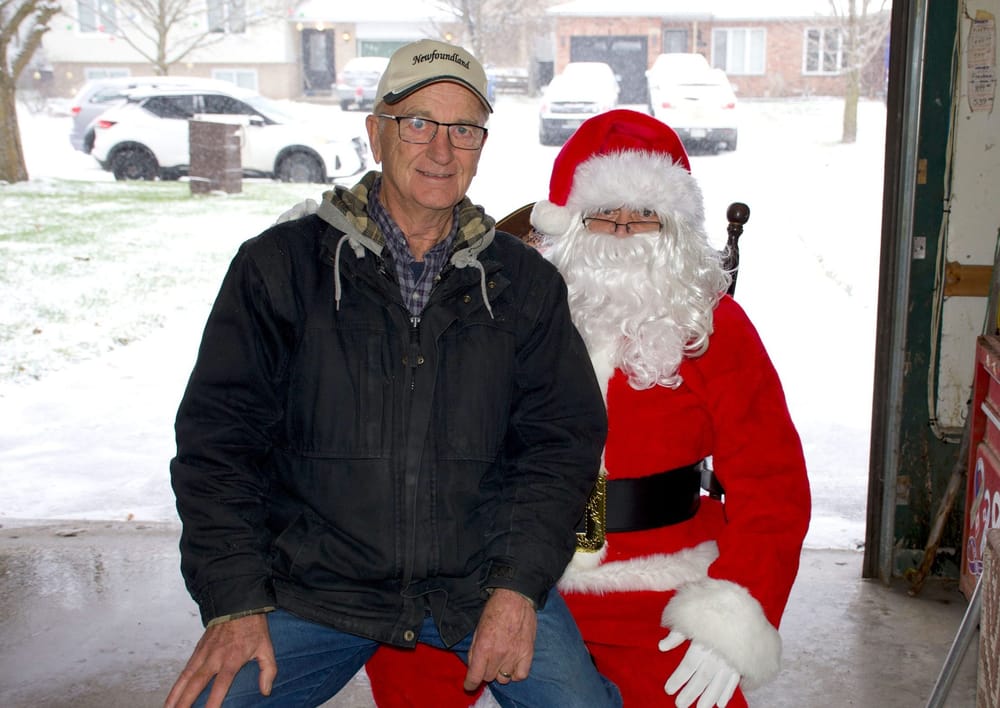 Mount Forest resident bids final farewell to community with Christmas giveaway event post image