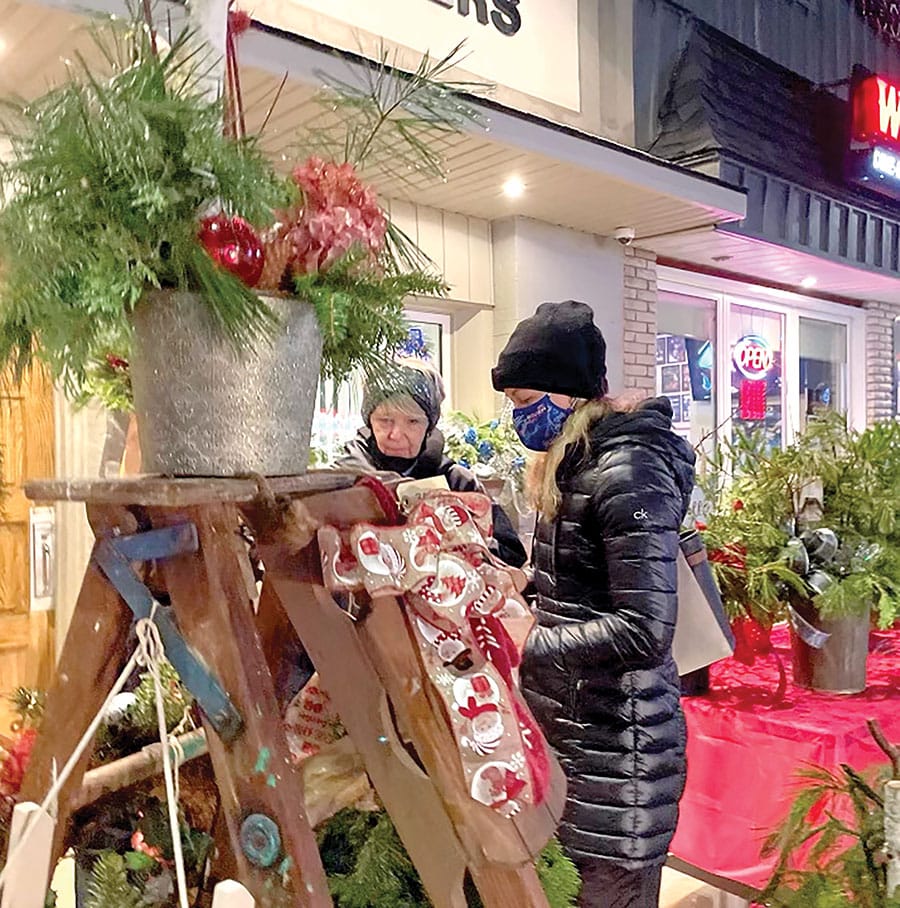 Christmas shopping events a hit in Town of Minto downtowns post image