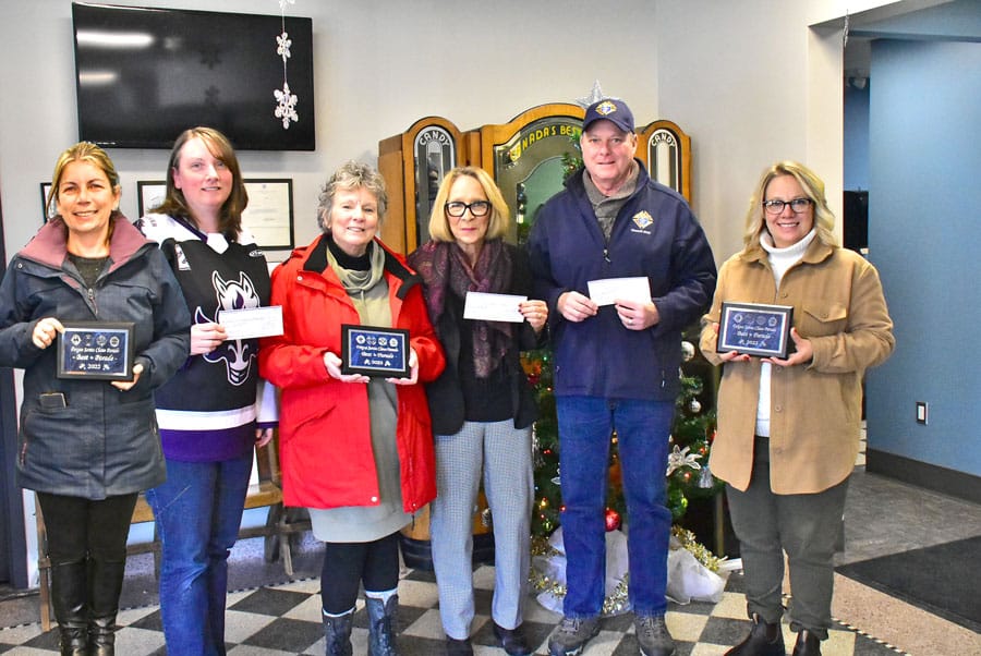 Fergus Santa Claus Parade awards prizes for best floats post image