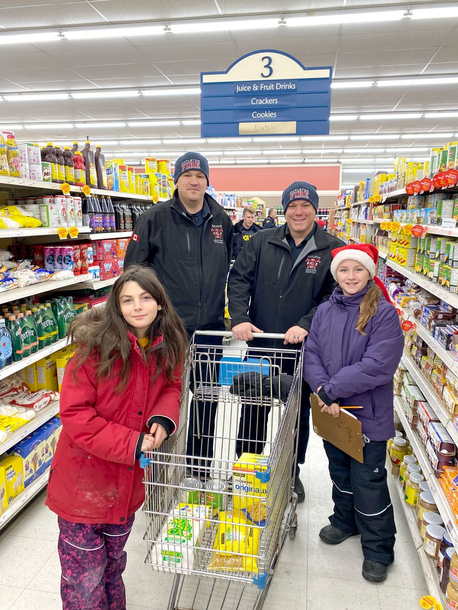 Maryborough students take part in 'Shop with a Cop and Firefighter' event post image