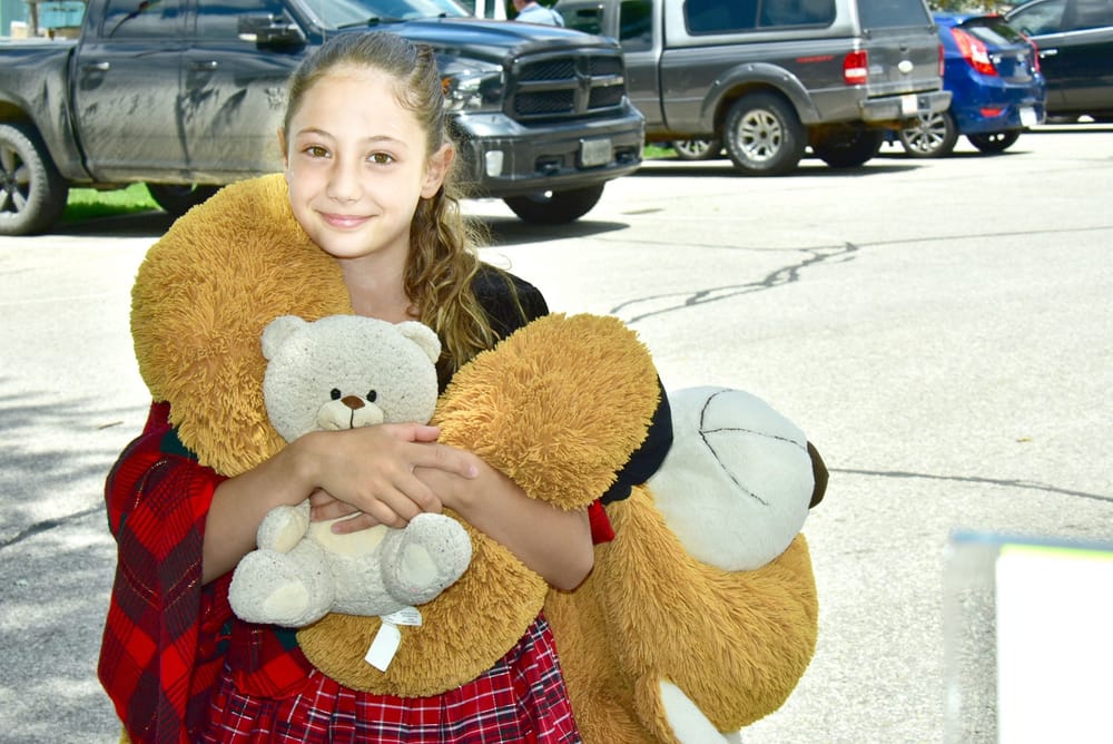 Hundreds show up to second annual Teddy Bear Picnic in Aboyne post image