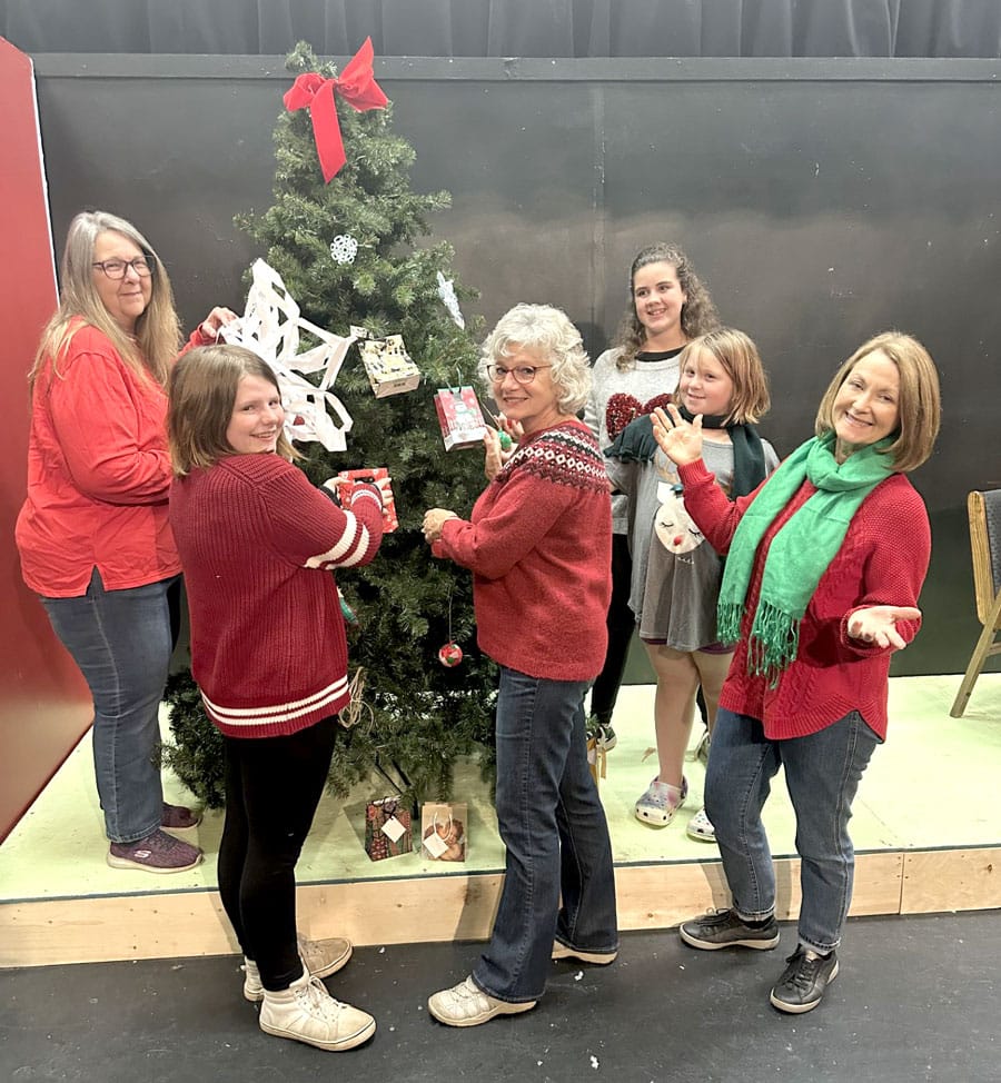 Guild brings Twelve Days ‘til Christmas  to stage at Harriston Town Hall theatre post image