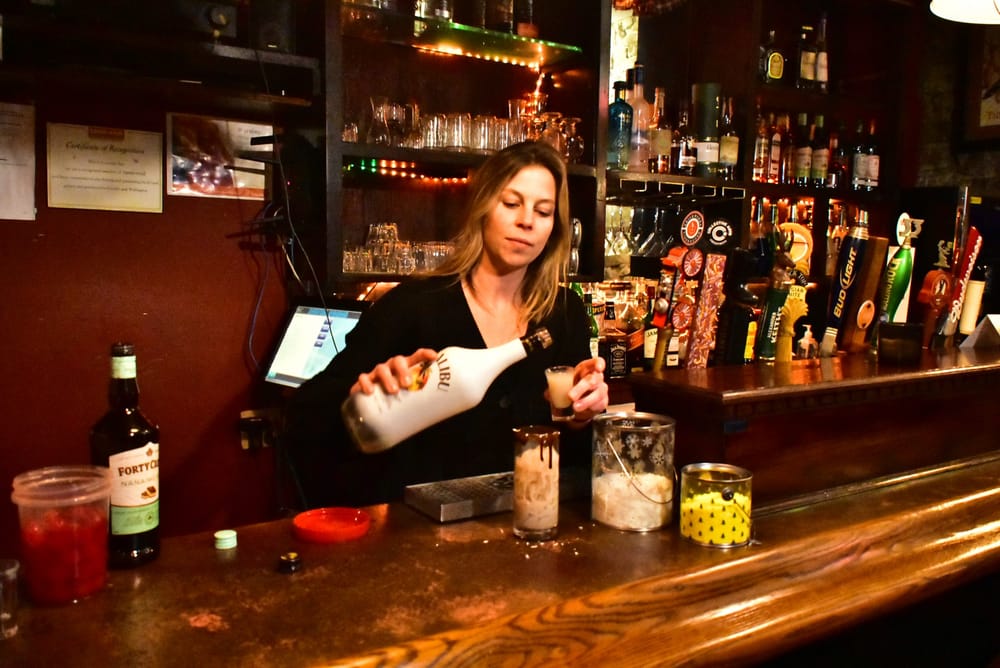 Fergus BIA organizes Christmas cocktail competition post image