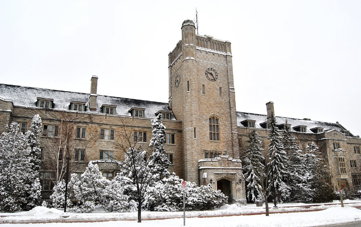 Student volunteers at University of Guelph create Holiday Giving Guide post image