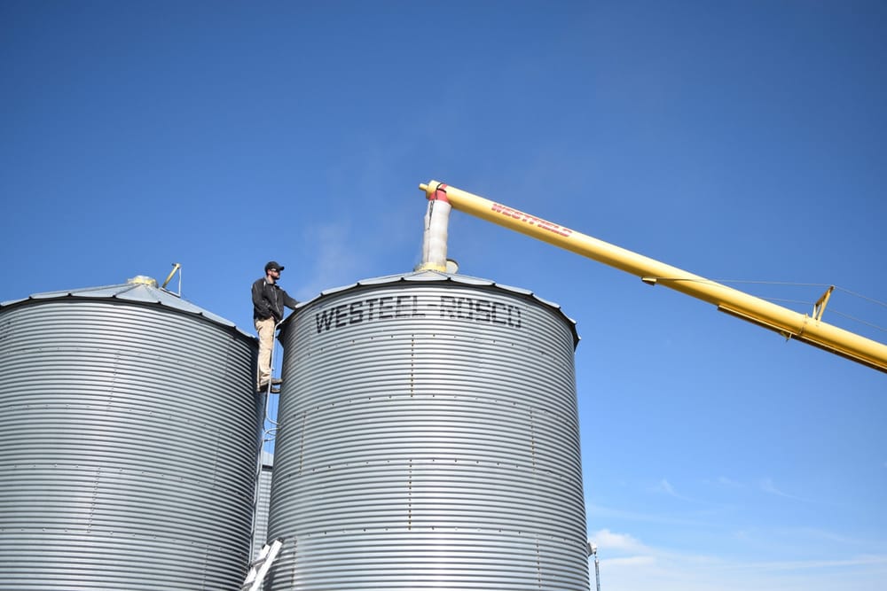 Local farmers, politicians calling for carbon tax relief on propane, natural gas post image