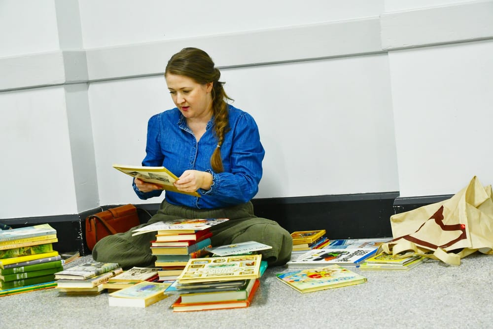 Gift hunters, book lovers flock to Elora Festival Christmas sale post image