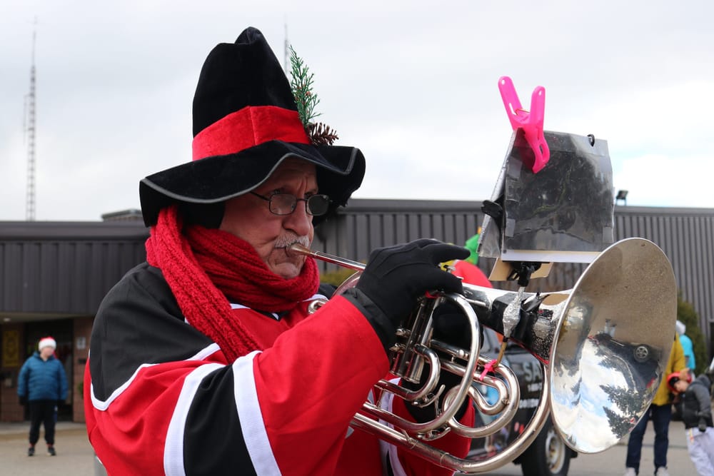 Puslinch Santa Claus parade brought rain and shine post image