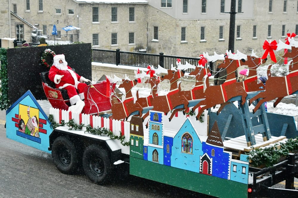 Santa Claus visits Fergus for annual Christmas parade post image
