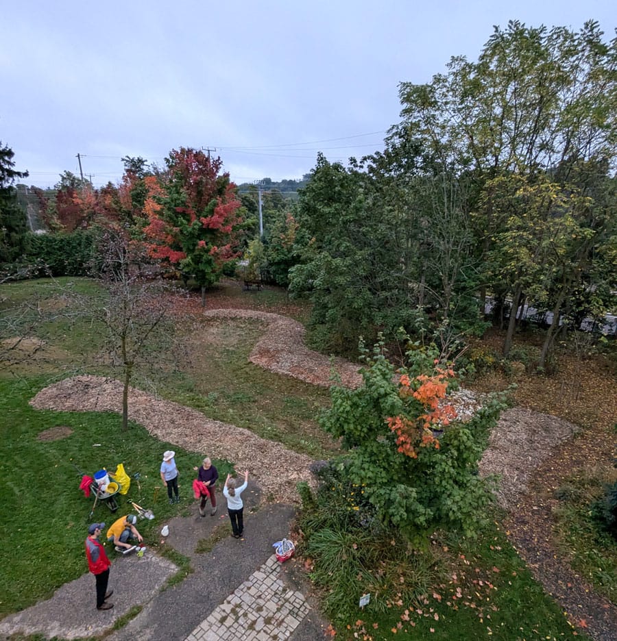 Pollinator garden officials seeking worker bees for planting bee at Elora arts centre post image