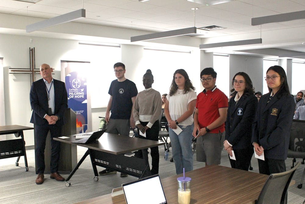 Catholic board thanks outgoing student senate, welcomes incoming senate post image