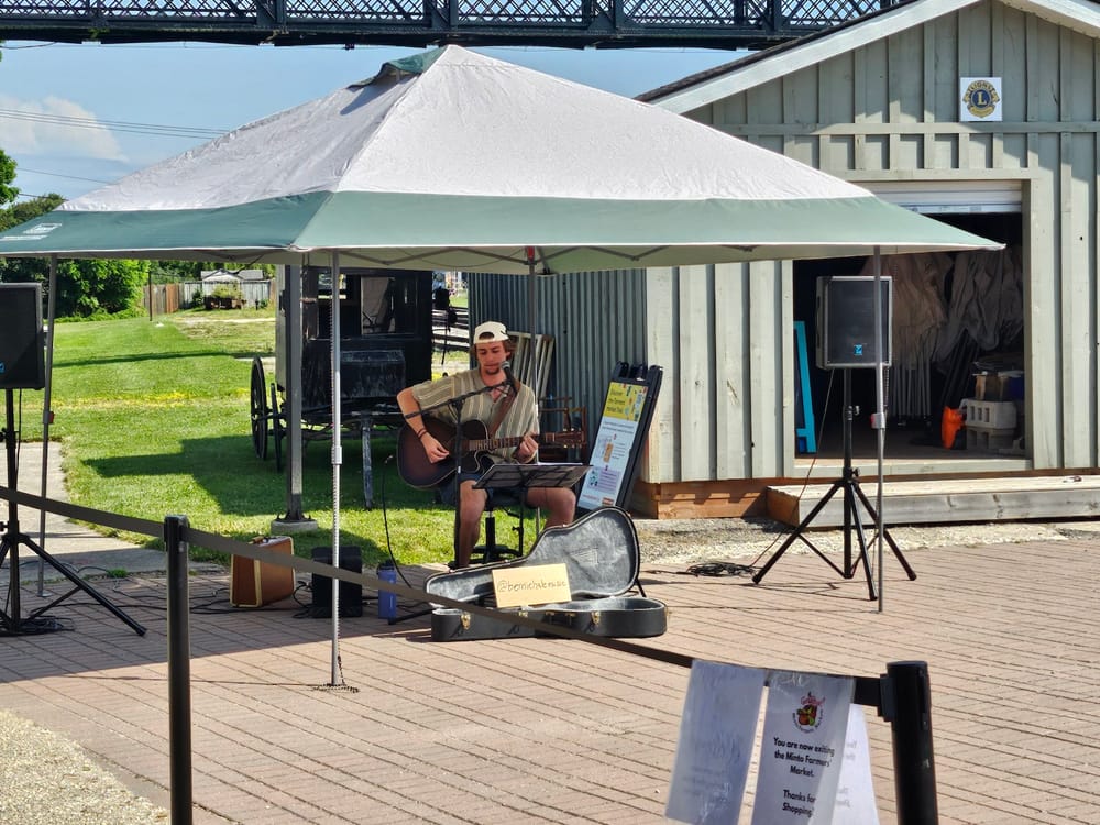 Minto Farmer’s Market holds Library Day post image