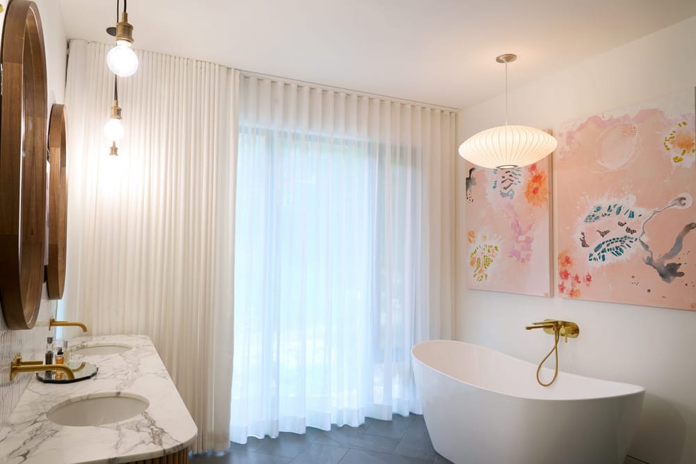 Luisa’s Draperies: What are your windows wearing? post image