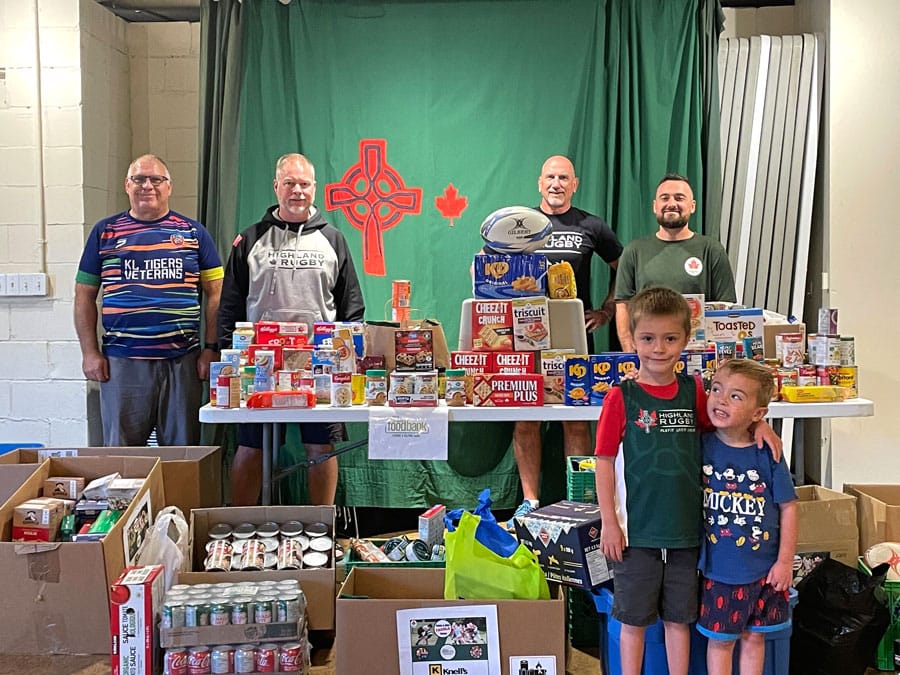Fergus Highland Rugby’s co-ed Masters team up with minis program in support of the Centre Wellington Food Bank post image
