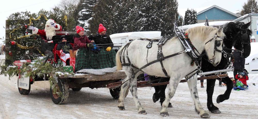 Holstein parade draws crowds Dec. 13 post image