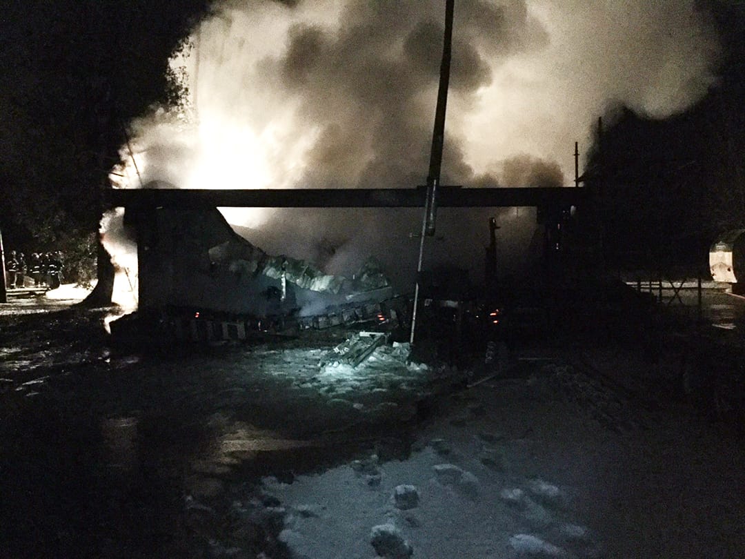 Blaze destroys large garage in Puslinch
