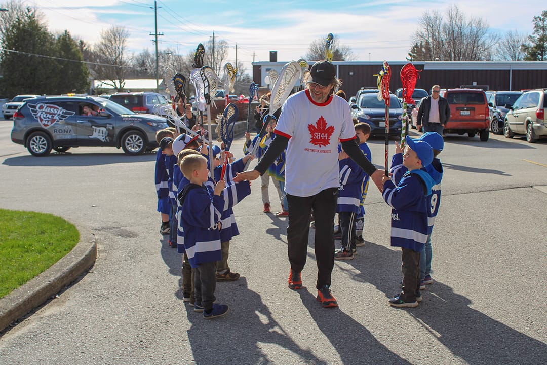 Radio host Phil Main runs Wellington North leg of mental health awareness campaign