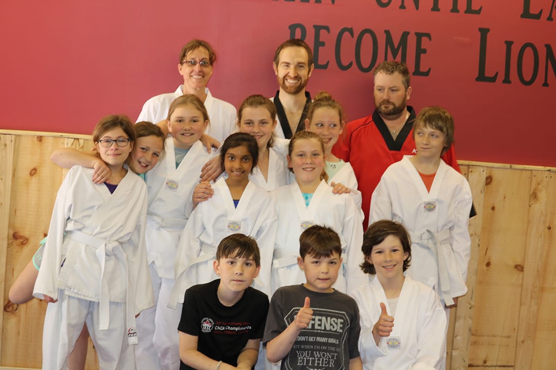 Maryborough Public School teacher leads students through Taekwondo tests