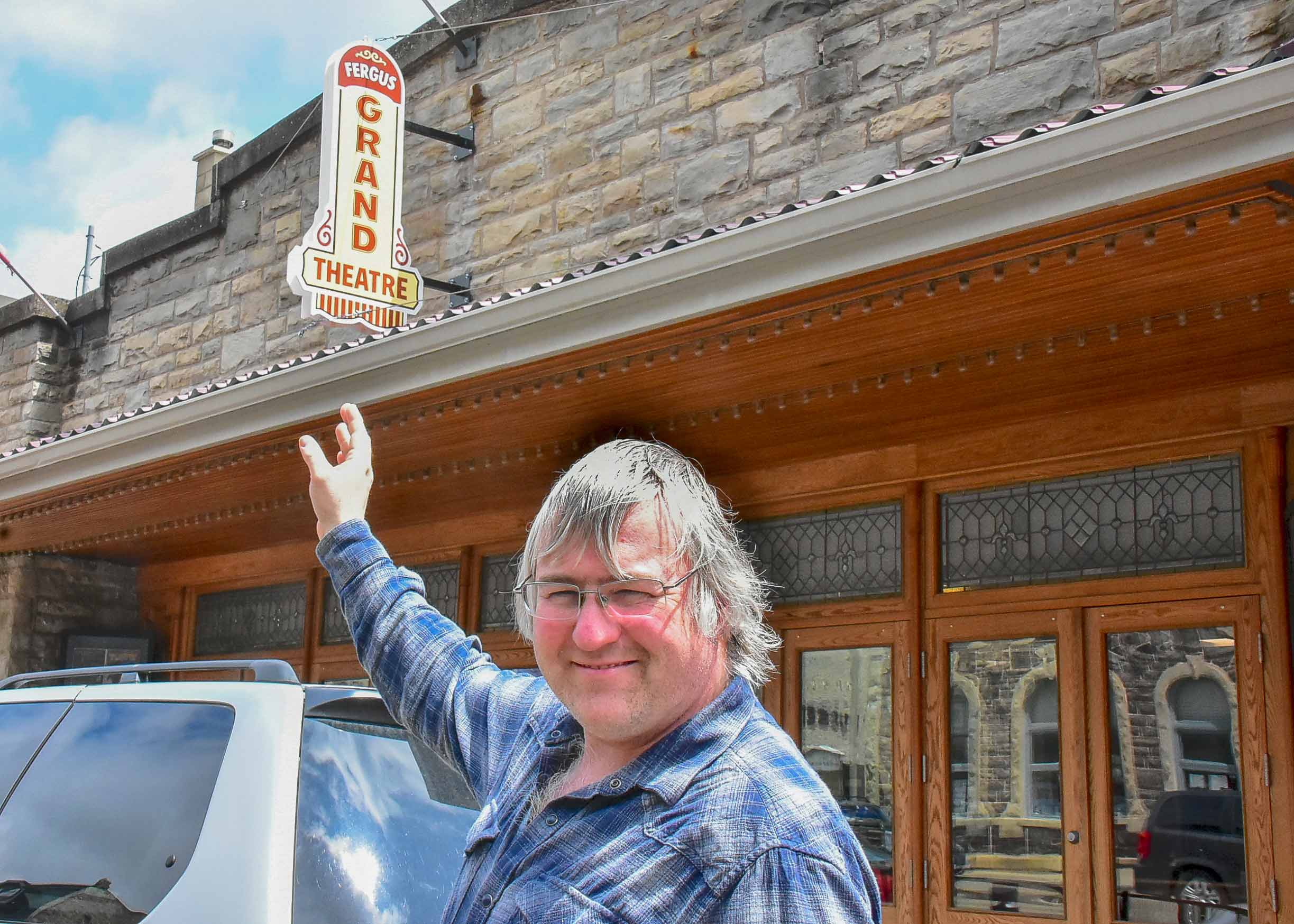 Fergus Grand Theatre gets a new sign
