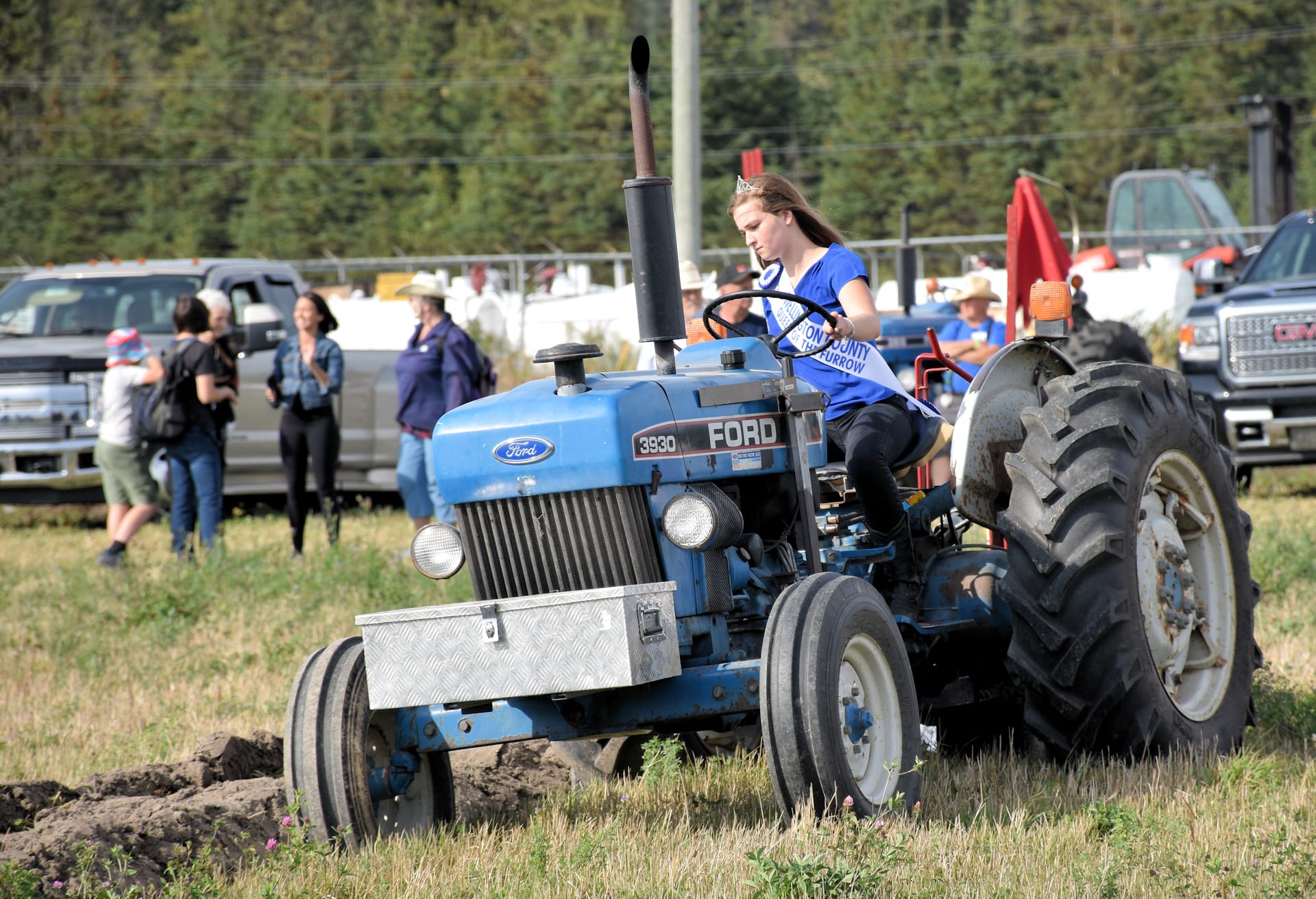 Drayton's Heidi Frey named Ontario Queen of the Furrow