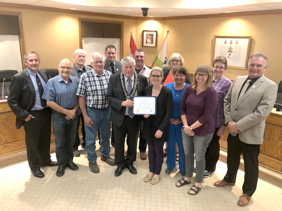Members of Drew Community Committee recognized for contribution to Minto