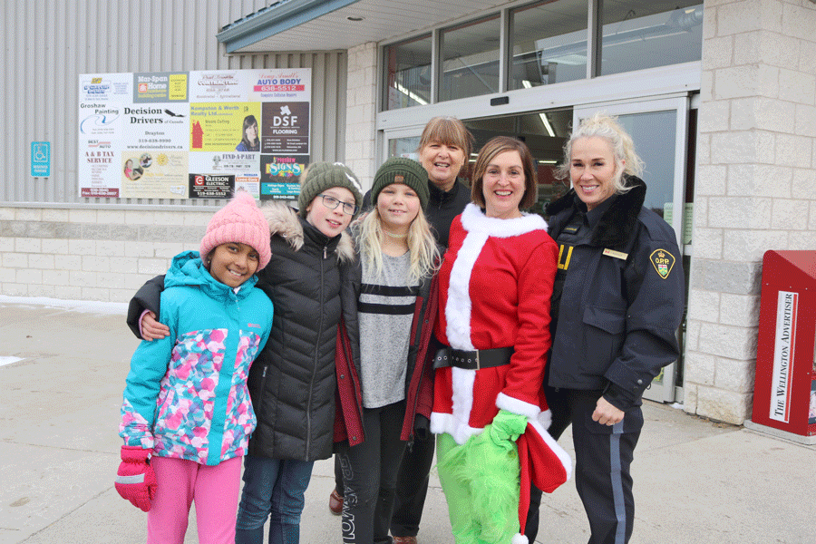Maryborough students  Shop with a Cop to aid  Drayton Food Bank
