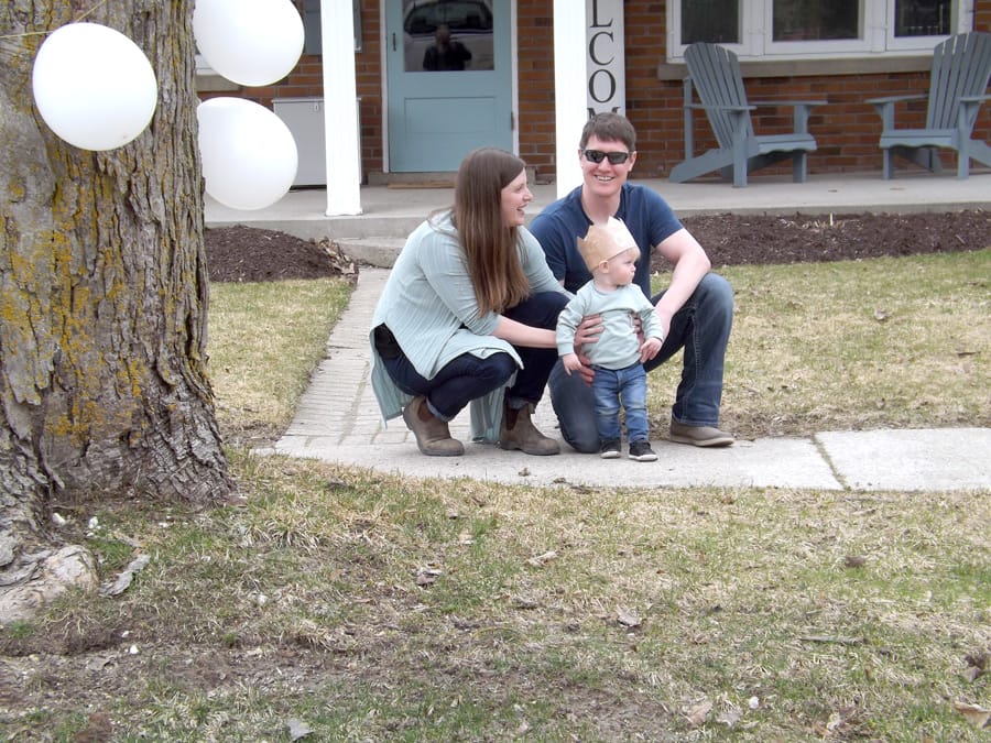 Neighbourhood provides birthday parade for Arthur youth