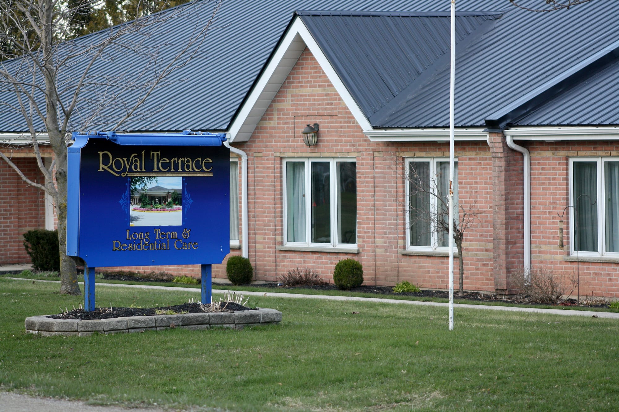 Update: 15 COVID-19 outbreaks at hospitals, LTC homes across region