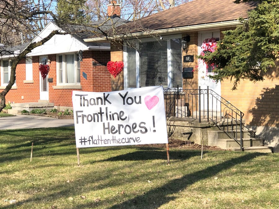 Homeowner shows support for frontline workers