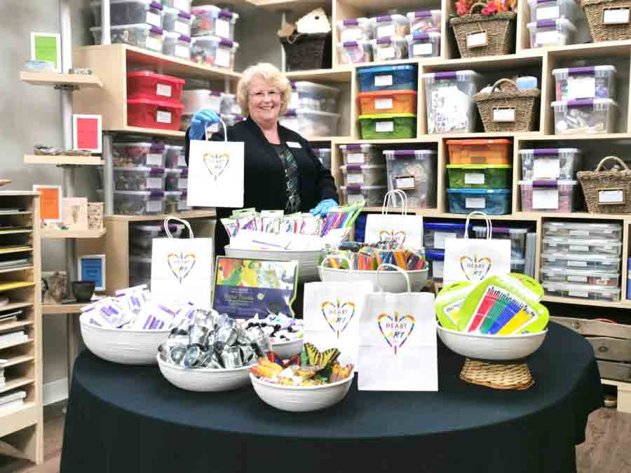 Hospice Wellington’s new art therapy program paints a community picture