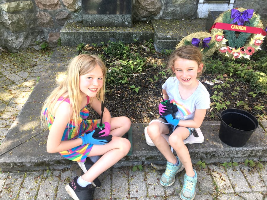 Junior gardeners helped plant in Arthur's public gardens