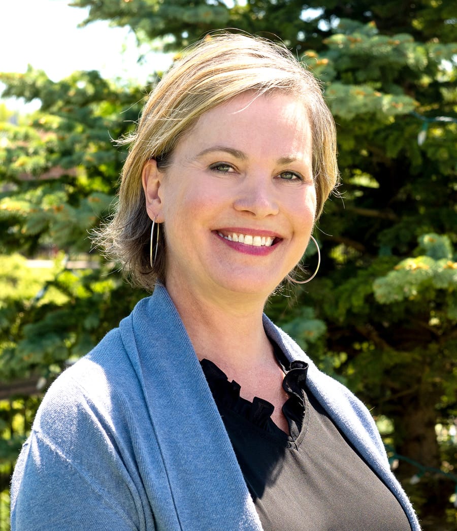 County hires new chief librarian