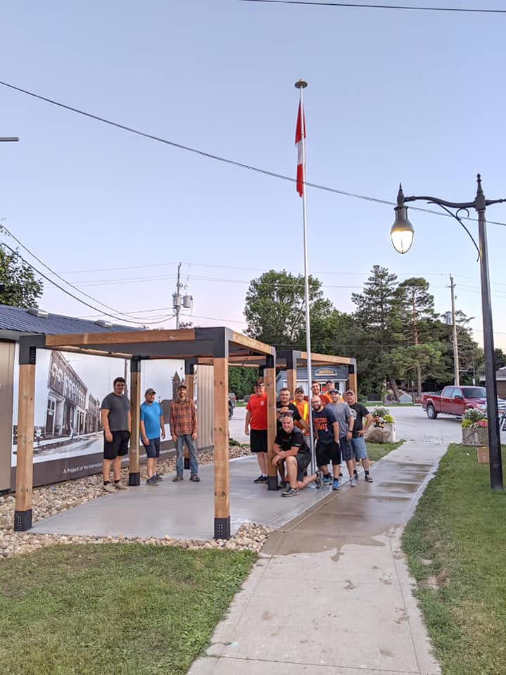 Harriston Kinsmen build a pergola for Tannery Park