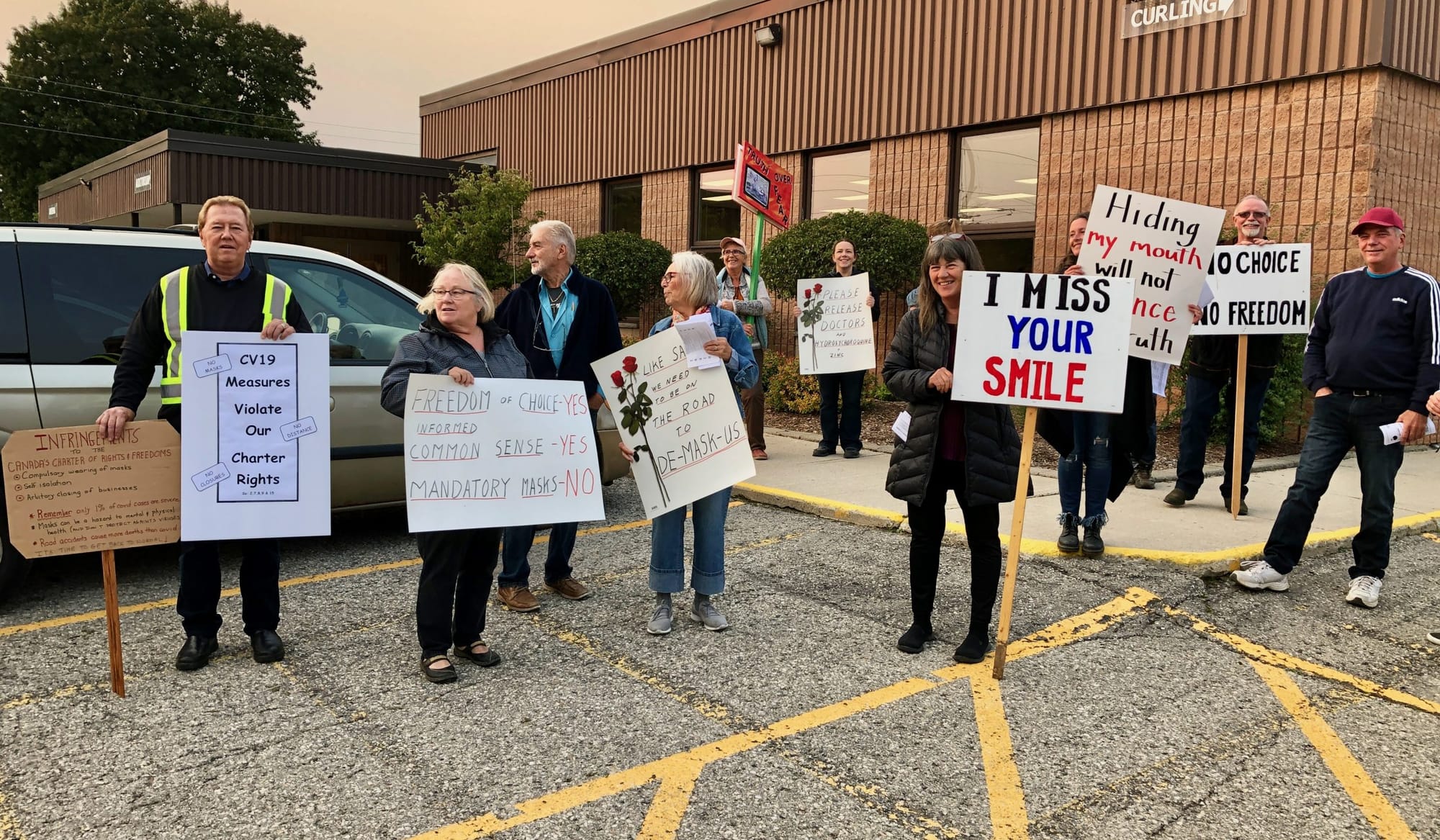 Delegation calls for end to state of emergency, asks council to stand up against mask order