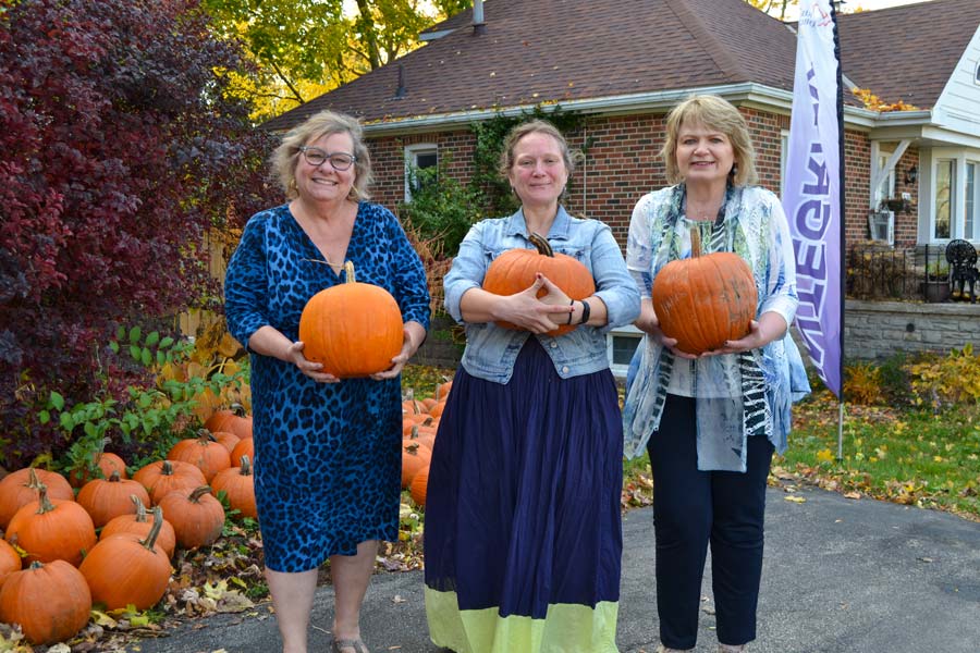 Fergus business hosts annual Great Pumpkin giveaway