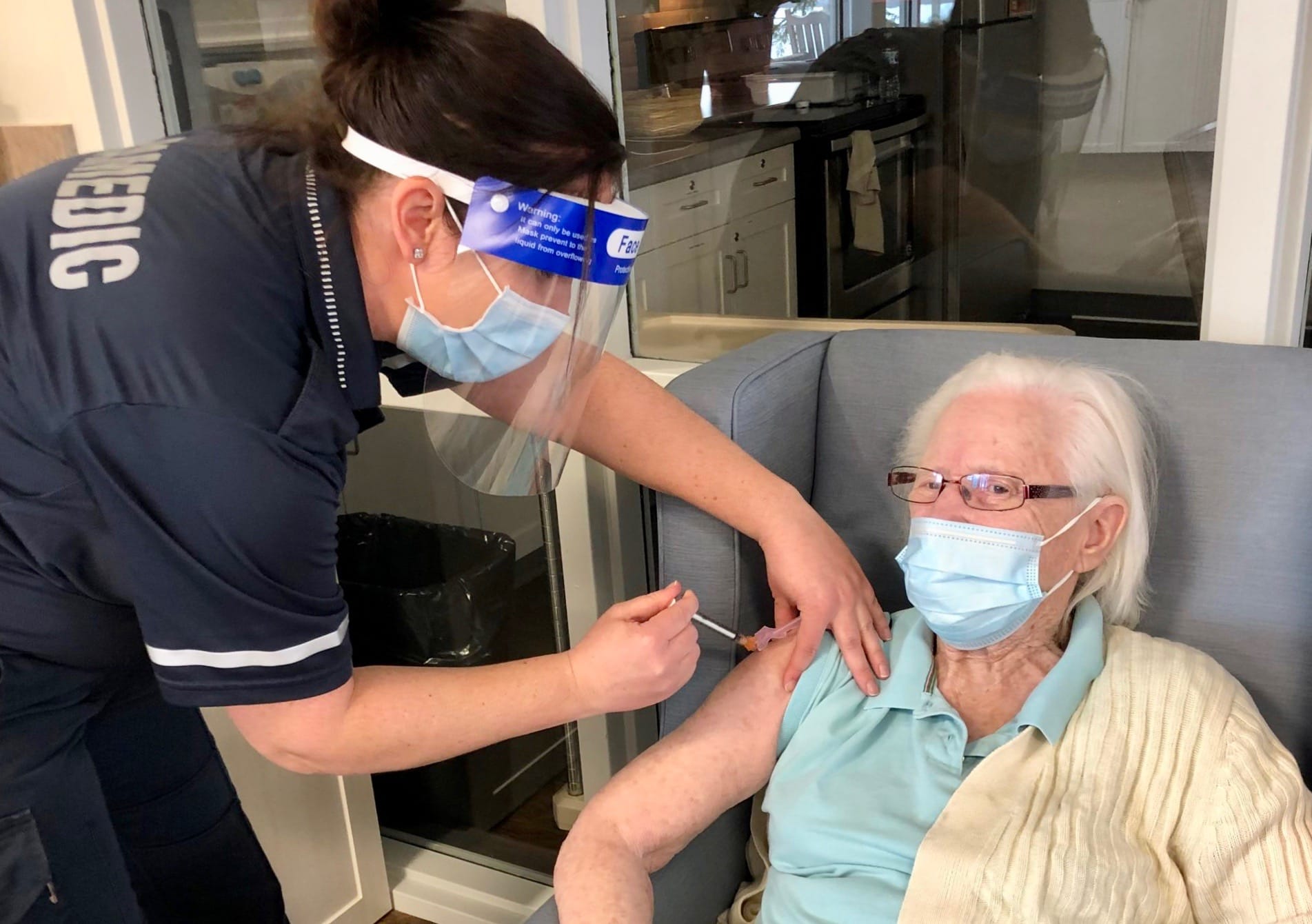 Guelph-Wellington paramedics helping with COVID-19 vaccinations