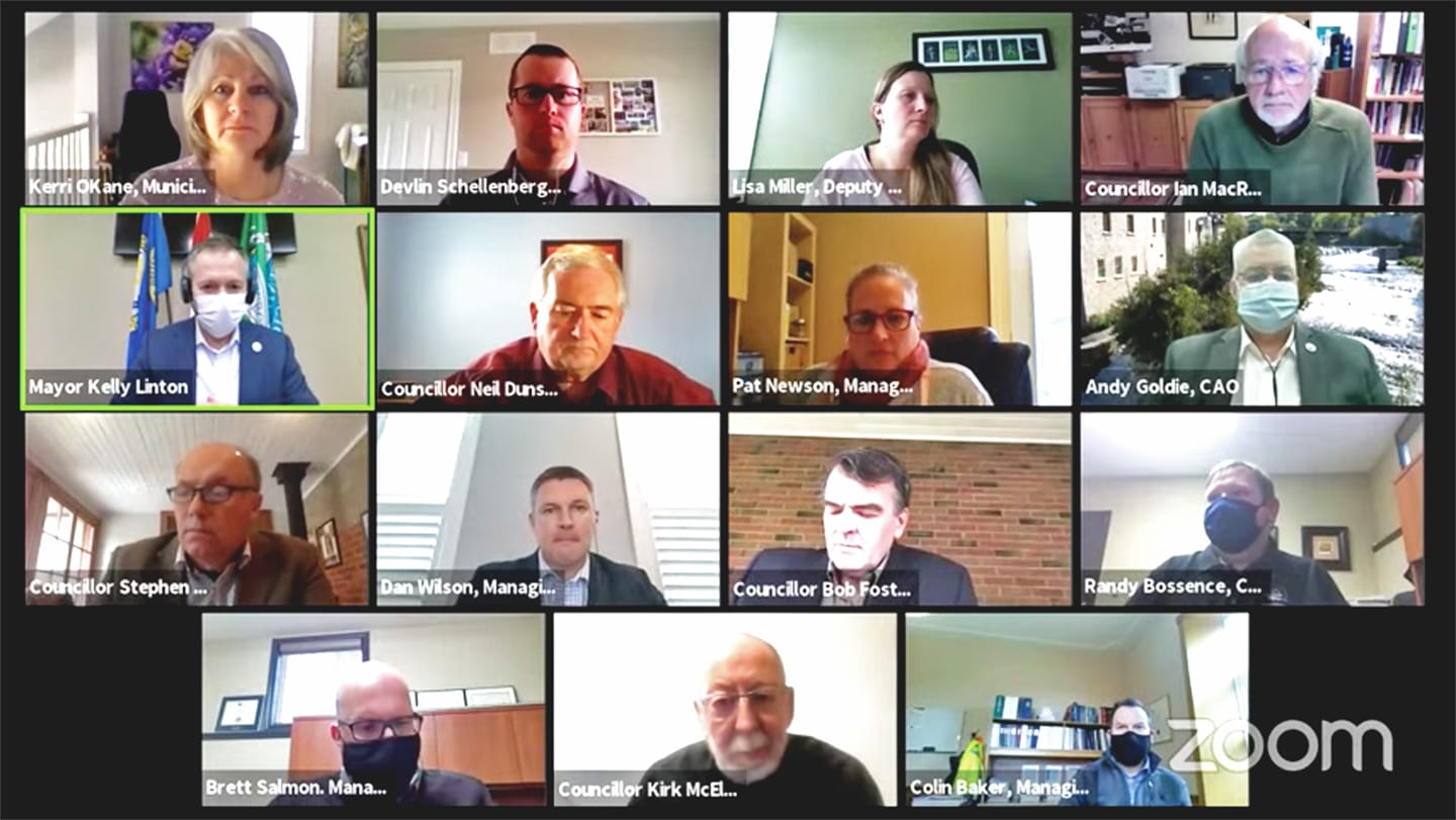 Palmerston Foodland closes for day after vehicle crashes into store